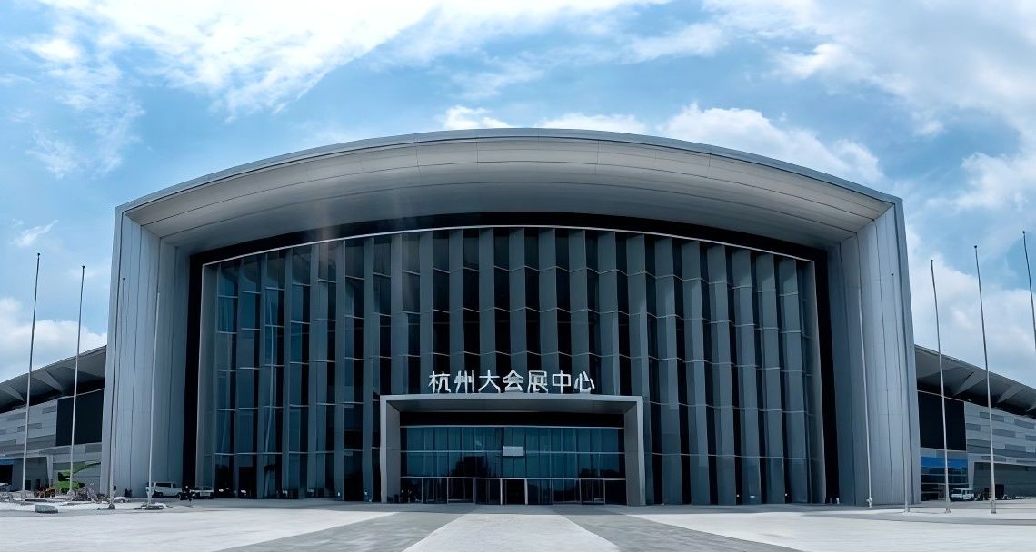 2024�� 10��22�գ���˾�ԡ����ݴ��չ���ġ���չ�˽���������ʩά����������